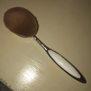 Artist Oval 8 mirror brush